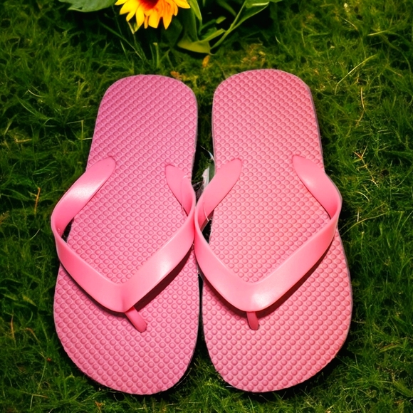❤ 4 for $25 ❤ #374 New Sandals 13/1 13 1 Pink Flip Flops Girls - Picture 1 of 2